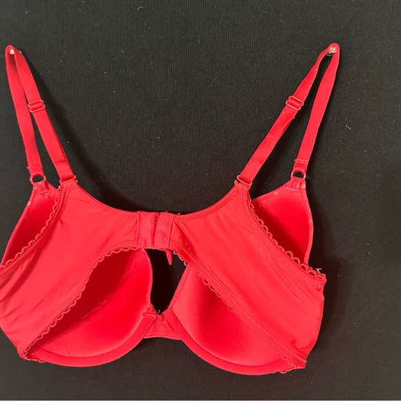 Victoria’s Secret brand Reddish Pink polka dot bra size 34D - Picture 3 of 4